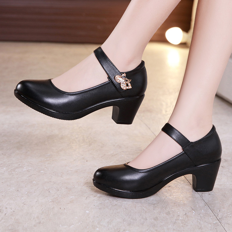 2025 Spring Comfortable Medium Heel Thick Heel Round Toe Large Size 40-43 Middle-Aged and Elderly Leather Shoes Catwalk Cheongsam Flats for Women