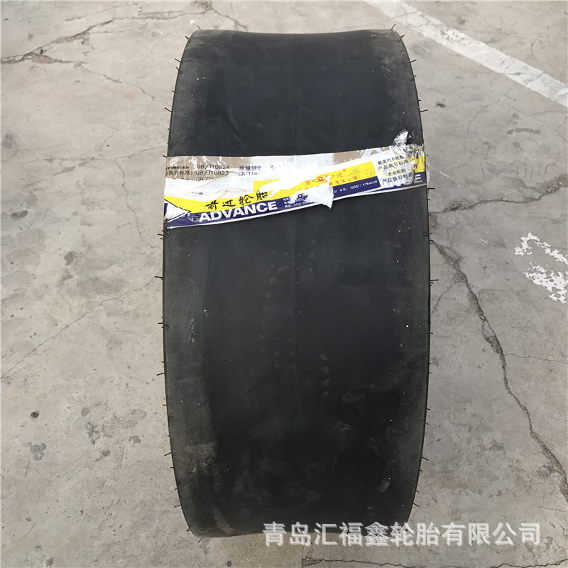 出口/批发HFX 胶轮震动压路机轮胎9.5/65-15 C-1花纹