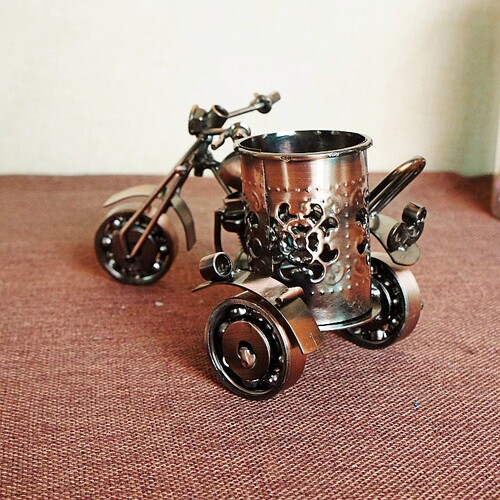 Motorcycle model pen holder, antique handmade iron car model, car model collection, drop shipping, multiple options to choose from