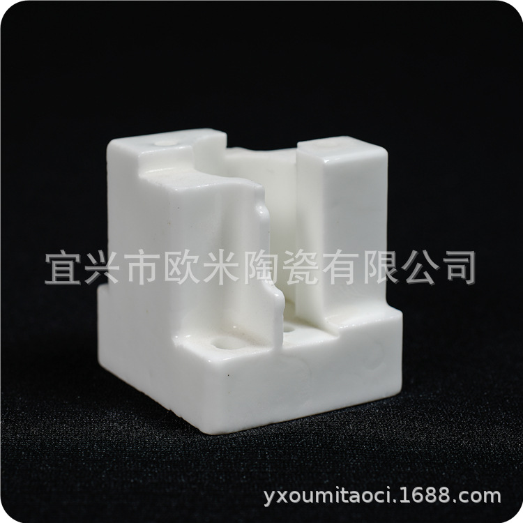 厂家批发各类陶瓷灯座 陶瓷灯头 莫来石陶瓷 氧化铝绝缘陶瓷