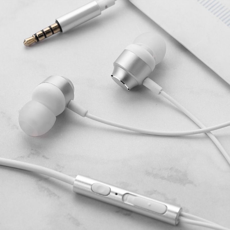 Fábrica pelo recto metal en la oreja los auriculares subwoofer teléfono móvil ordenador TYPE-C boca plana en la acción al por mayor