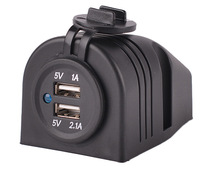 热销 汽车配件产品 单帐篷带双USB车充 5V 3.1A 手机充电插座