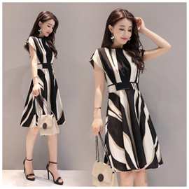 2025新款条纹连衣裙女装中长款夏装气质韩版显瘦夏季收腰休闲裙子