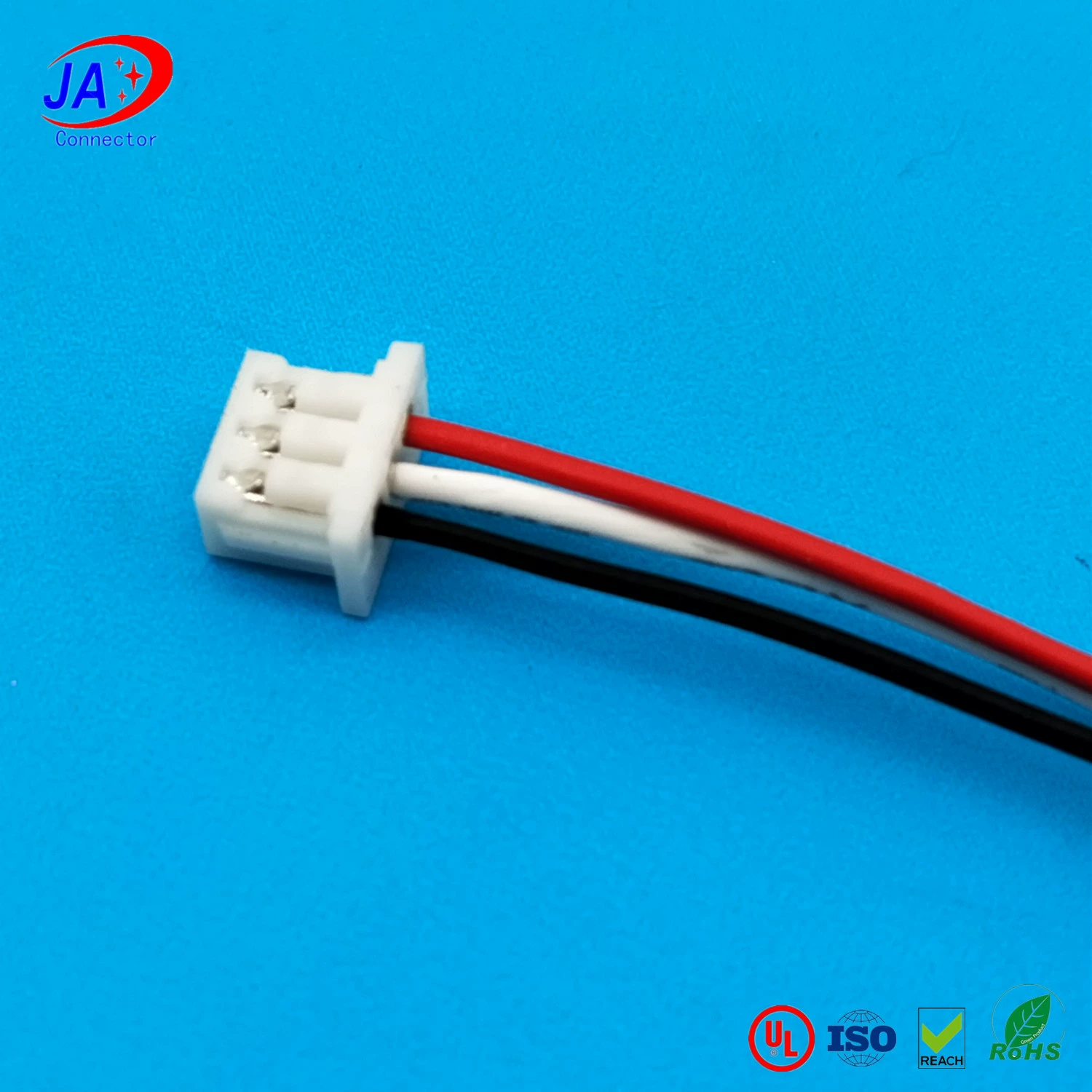 Поставщик: разъемный терминал MOLEX 51021 шаг 1.25 мм 3P двойной разъем выровненный 35 мм