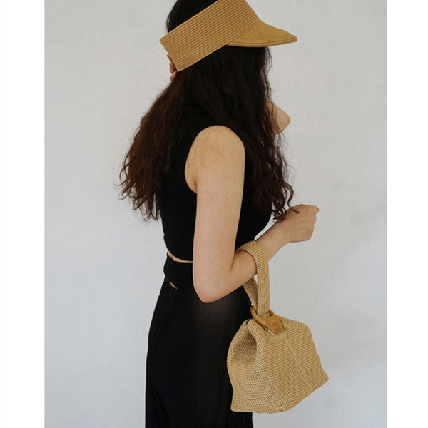 straw beach shoulder bag