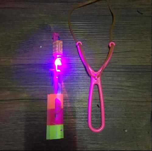 Luminous slingshot flying arrow light red and blue double flash micro business street stall wholesale LED light flash catapult flying arrow double flash