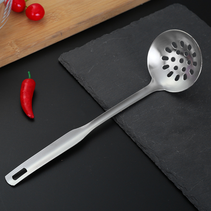304 cuchara de sopa de acero inoxidable colador hogar caliente olla cuchara colador sopa cuchara cocina mango largo cocina sopa Shell regalo cuchara