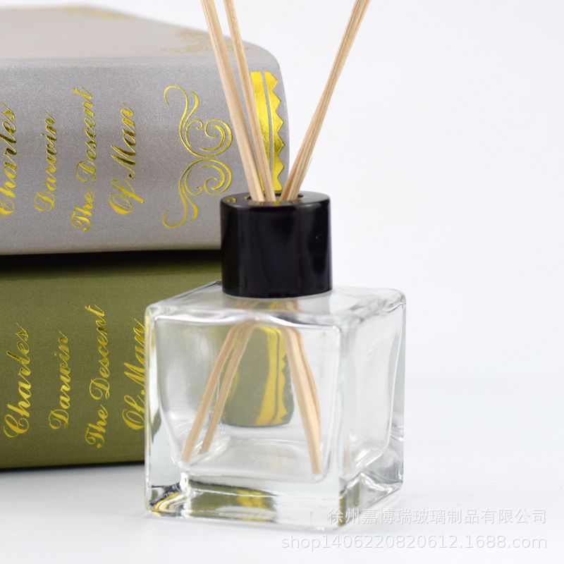 50ml香薰瓶方形无火香薰瓶子玻璃香薰瓶盖螺口四方100ml150扩香瓶