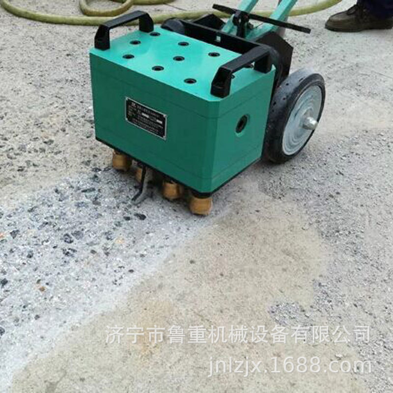 生产23头加强型手推式凿毛机认购金  混凝土凿毛机