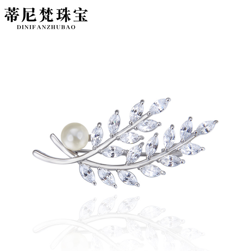 S925 broche de hoja de plata esterlina de gama alta de las mujeres exquisito traje suéter pin accesorios diseño sentido nicho temperamento ramillete