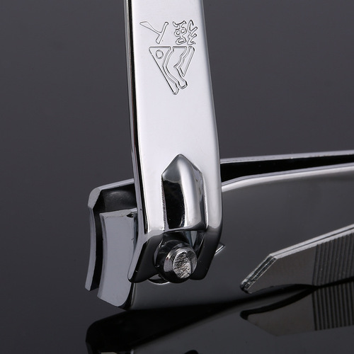 Factory direct supply of large nail clippers Guangdong Qiangren stainless steel nail clippers 683 flat nail clippers wholesale