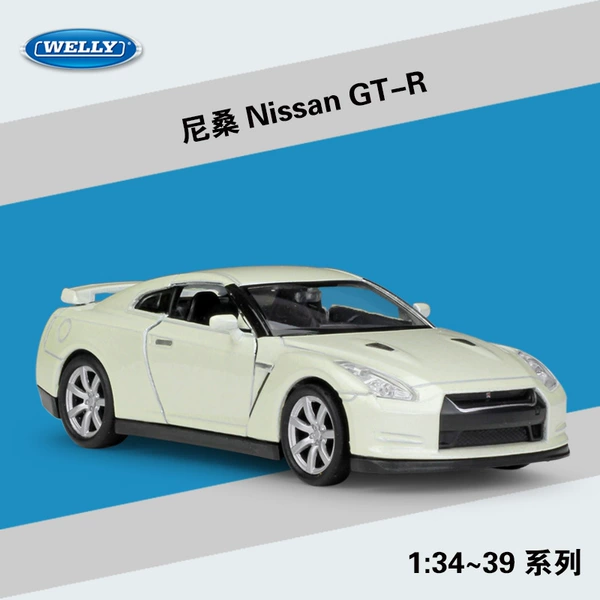 #43632 Nissan GTR White