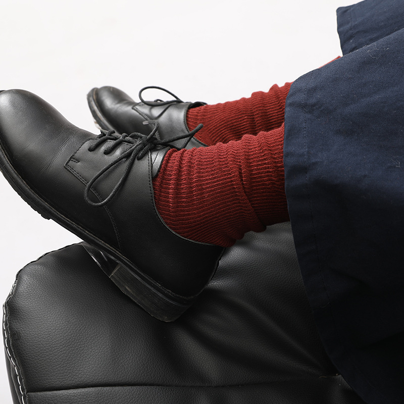 Venta al por mayor calcetines de pila de mujer nueva japonesa otoño color sólido calcetines de algodón de longitud media calcetines de color caramelo de aguja doble de mujer