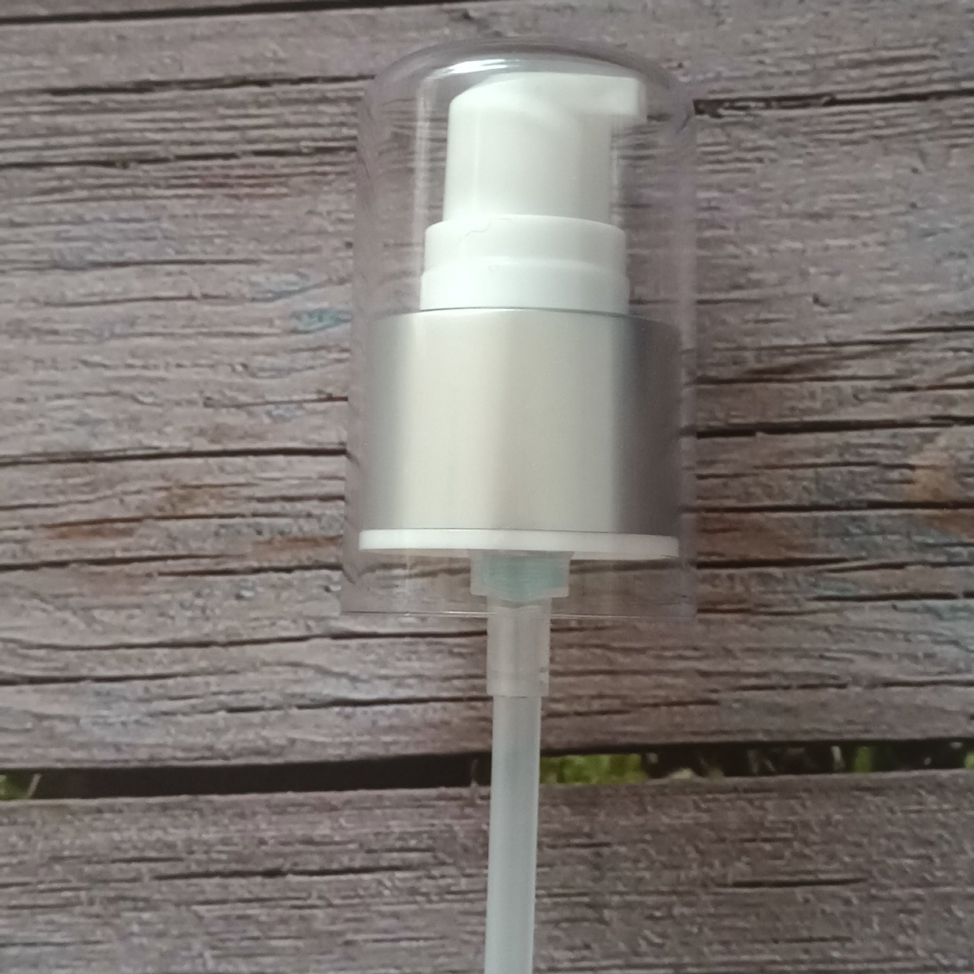 按压式粉底液精华包装泵头 外出便携式分装泵 24/410电化铝粉泵