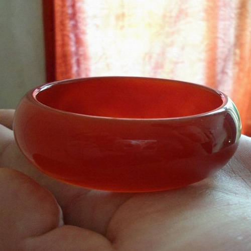 Bracelet manufacturers wholesale widened and thickened red agate bracelets wholesale red agate women's bracelets large quantity and good price