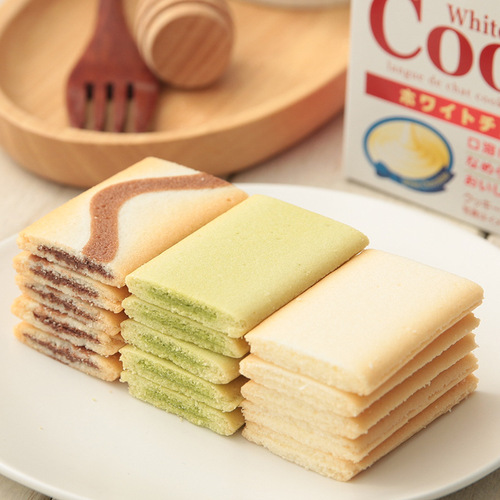 Japanese imported office snacks, Sanyo chocolate cream cheese snacks, Uji matcha sandwich cookies 90g