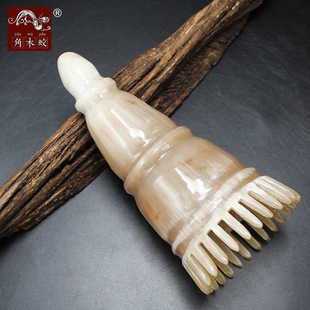 Angle Muqi factory wholesale white yak horn shampoo comb massage shampoo brush hand-made carved creative style large quantity production