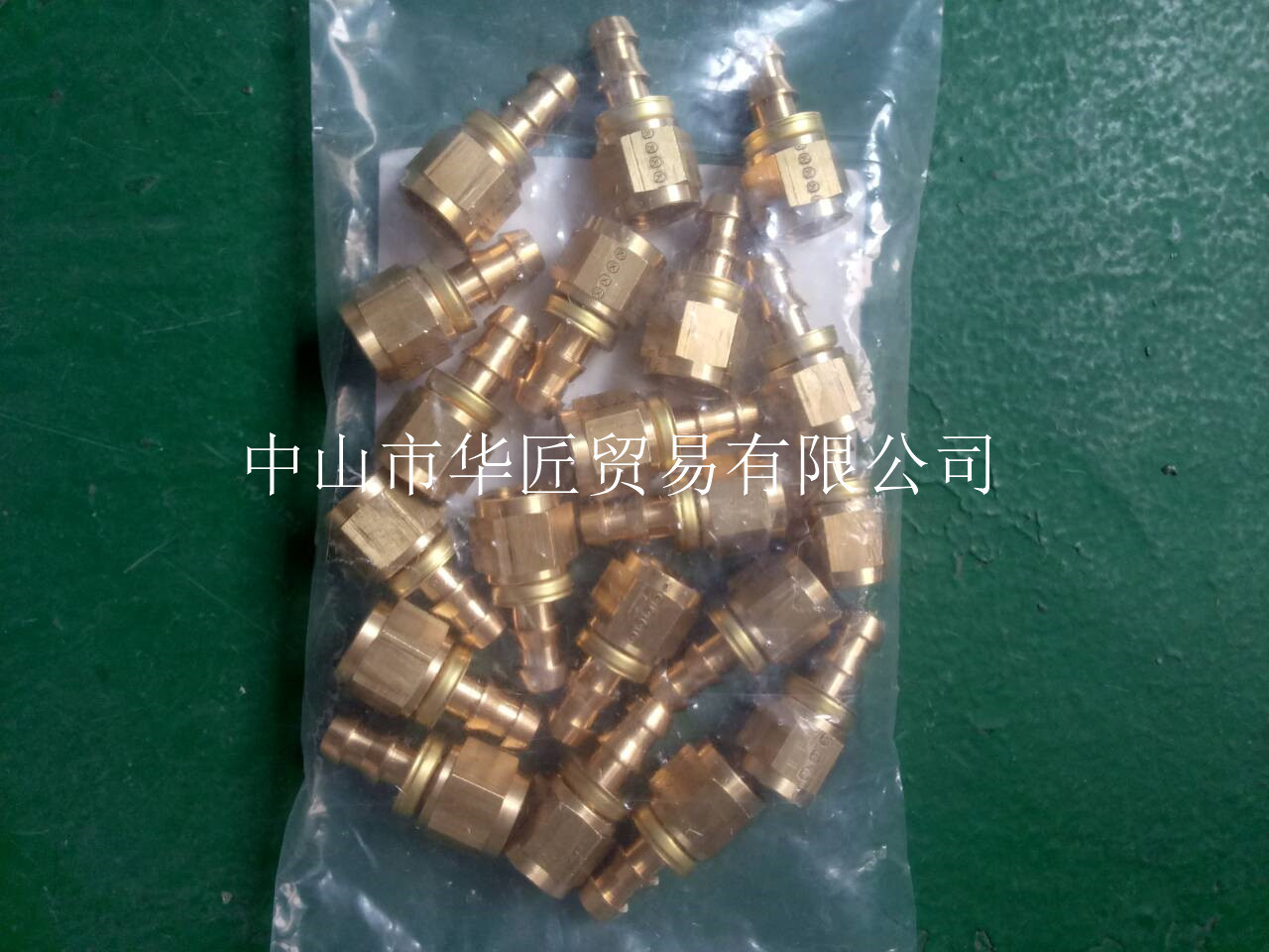 横滨YOKOHAMA接头LAR1004-06B  LAR1004-08B  LAR1004-12B原装