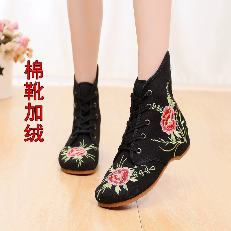 2018 осень и зима Новые однослойные сапоги с вышивкой в этническом стиле, старый Пекин, Тканевая обувь, увеличивающая внутренний рост, женские повседневные короткие сапоги, цельная доставка