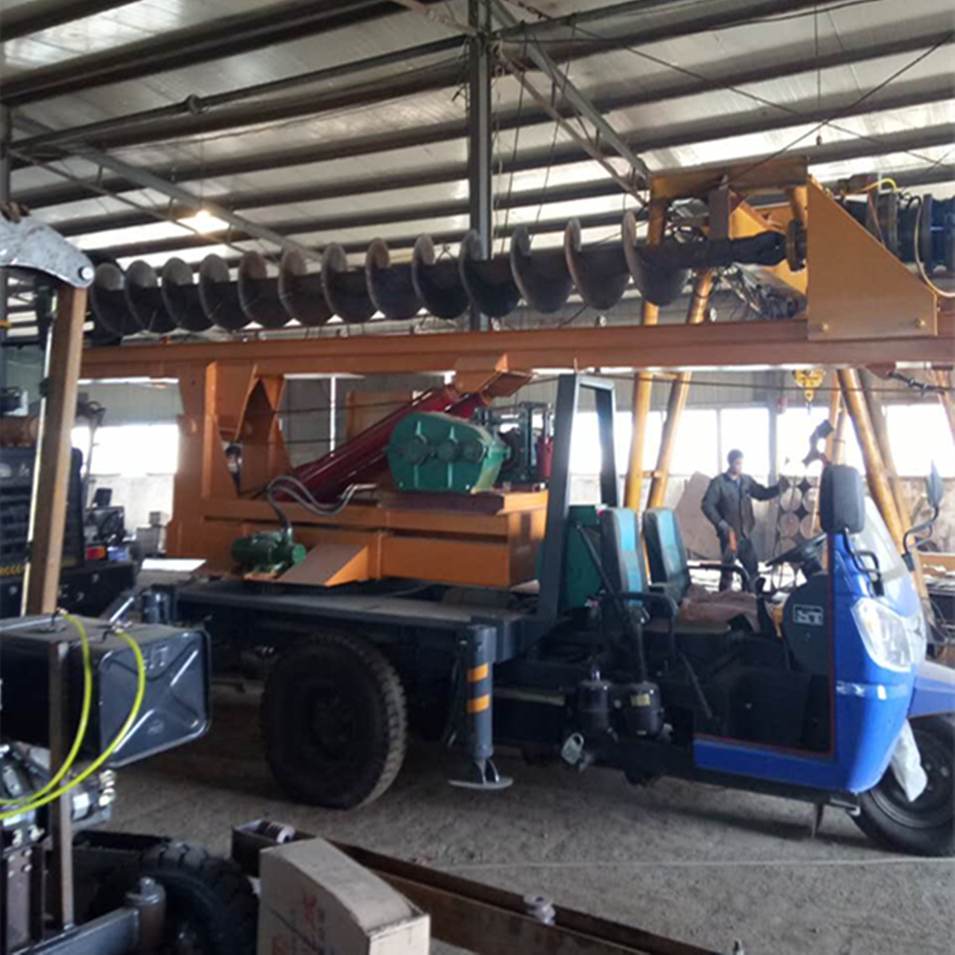 三轮车改装小型地基打桩机 农房建筑螺旋钻孔机 山轮式打桩机