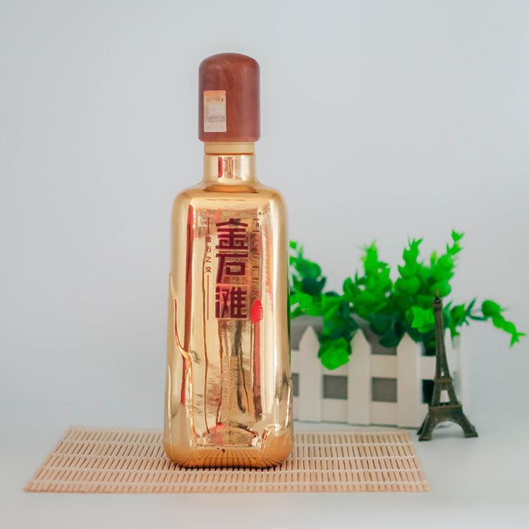 批量生产高白料镀金酒瓶 一斤装白酒玻璃瓶 烤花内容可制作郓城瓶
