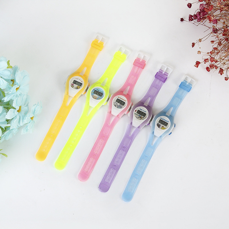 Estudiante de moda transparente para niños reloj electrónico multicolor Taobao pequeño puesto de regalo 2 yuanes tienda al por mayor suministro práctico