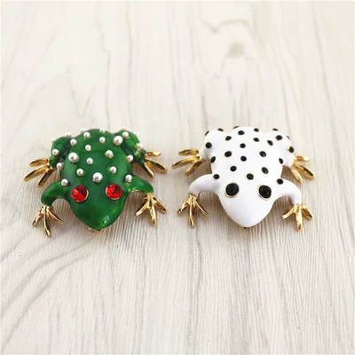 green enamel frog brooch inlaid – Yaxa sancaqları