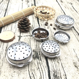 勺、调羹;刨子、削皮器;食物夹