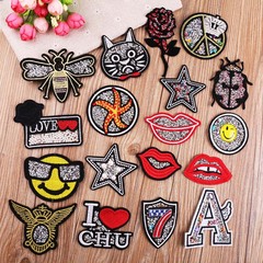 Embroidered patch with computerized stitching, exquisite DIY with diamond embellishment, rose-shaped, lip-themed clothing decoration patch