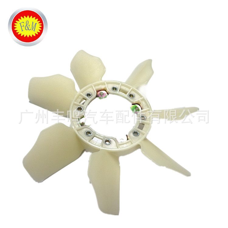 16361-0l020 adecuado para Toyota HELAX hoja del ventilador hilux accesorios del coche