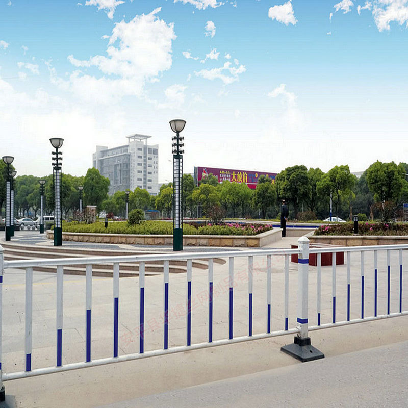厂家供应城市交通安全隔离护栏 锌钢道路护栏 市政建设道路护栏