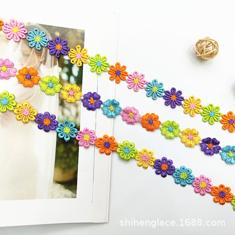 厂家直销 现货2.5cm六色花朵刺绣水溶花边条码 童装鞋帽饰品辅料