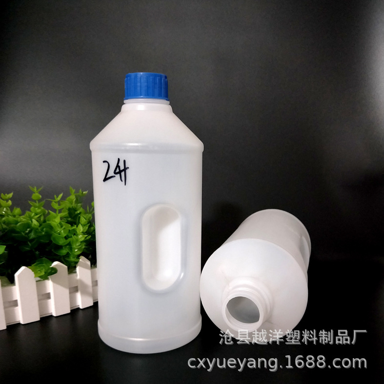 厂家大量供应1.5升  1.8升  2升PET玻璃水塑料瓶