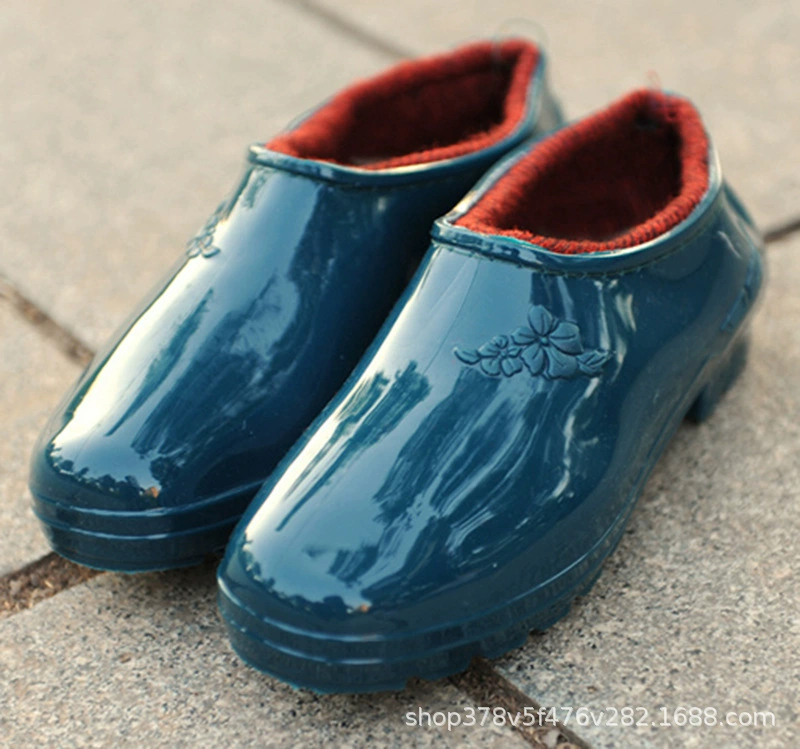 Кроссовки低‑рабочий стиль. But need translate: 回力 Low shoes, keep warm fashionable footwear, waterproof bar, non-slip green skates