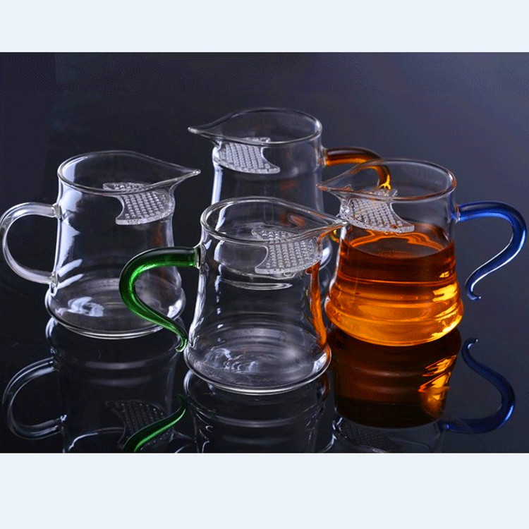 厂家批发高硼硅玻璃月牙公道杯 尖嘴过滤孔分茶器耐热玻璃杯