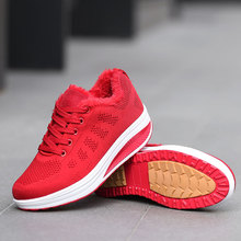 2021冬季新款加绒厚底摇摇鞋女防滑百搭系带休闲鞋韩版保暖运动鞋