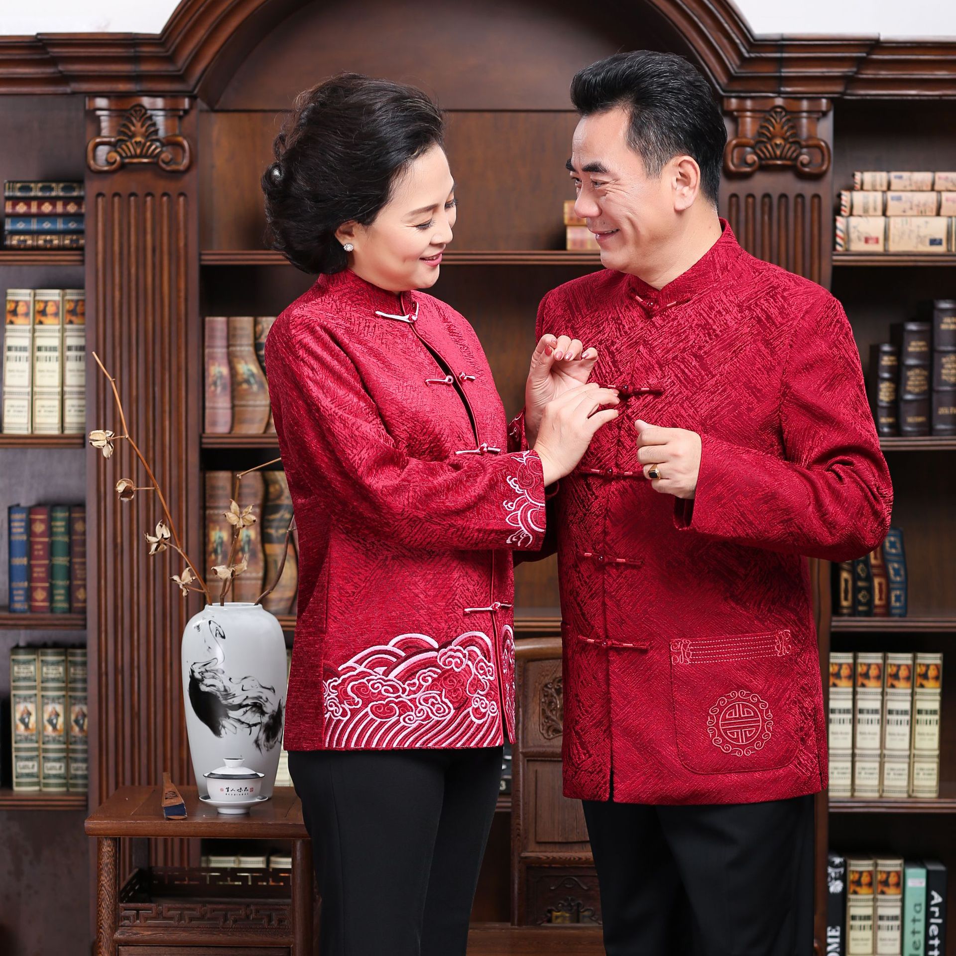 Autumn/Winter 2720 Middle-Aged and Elderly Couple Outfits Manufacturer Wholesale Men's and Women's Long-Sleeved Birthday/Longevity Venus Tang Suit