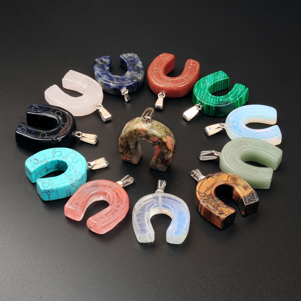 水晶玛瑙雕刻U形马蹄铁饰品配件挂件吊坠 Agate carve Horseshoes