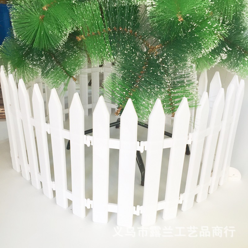 white plastic Christmas fence