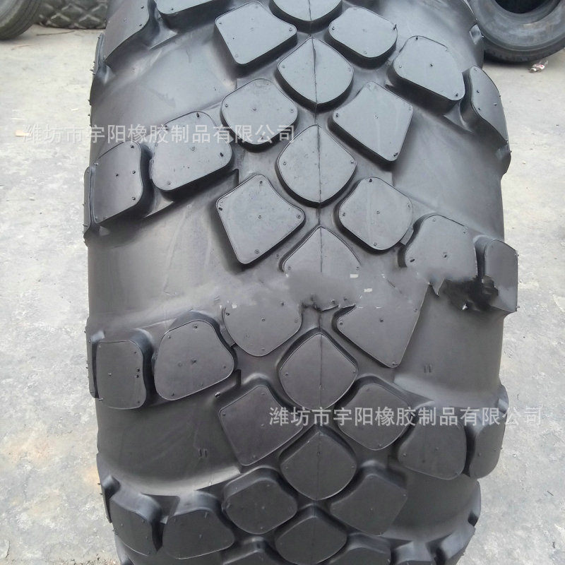 1300x530-533 越野车轮胎 斜交工程机械轮胎