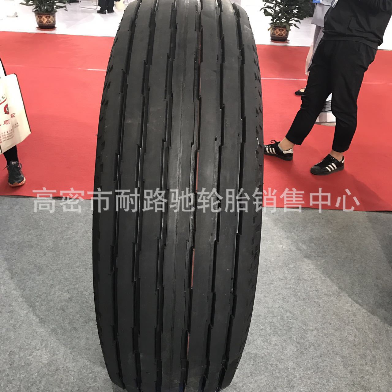 沙漠 工程机械轮胎 1600-20 21.00-25 2100-25 E-7尼龙轮胎