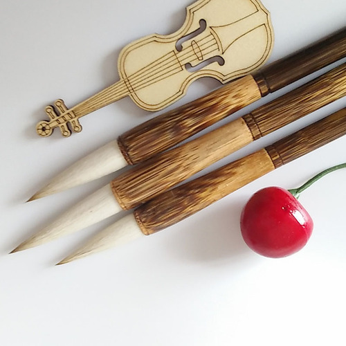 Traditional Bamboo and Hair Writing Brush for Primary and Middle School Students Calligraphy Practice Training Traditional Writing Brushes in Small, Medium, and Large Sizes
