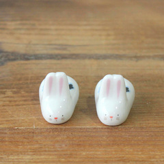 Japanese-style ceramic chopstick stand Small Rabbit Chopstick Stand Hotel Dining Table Stand Zakka Chopstick Stand 8149