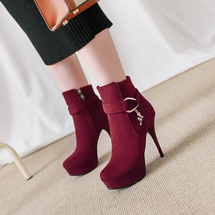 2018 новые зимние короткие сапоги женские на шпильке из матовой кожи с низким бочком Martins на высоком каблуке Большие размеры женская обувь 32-48