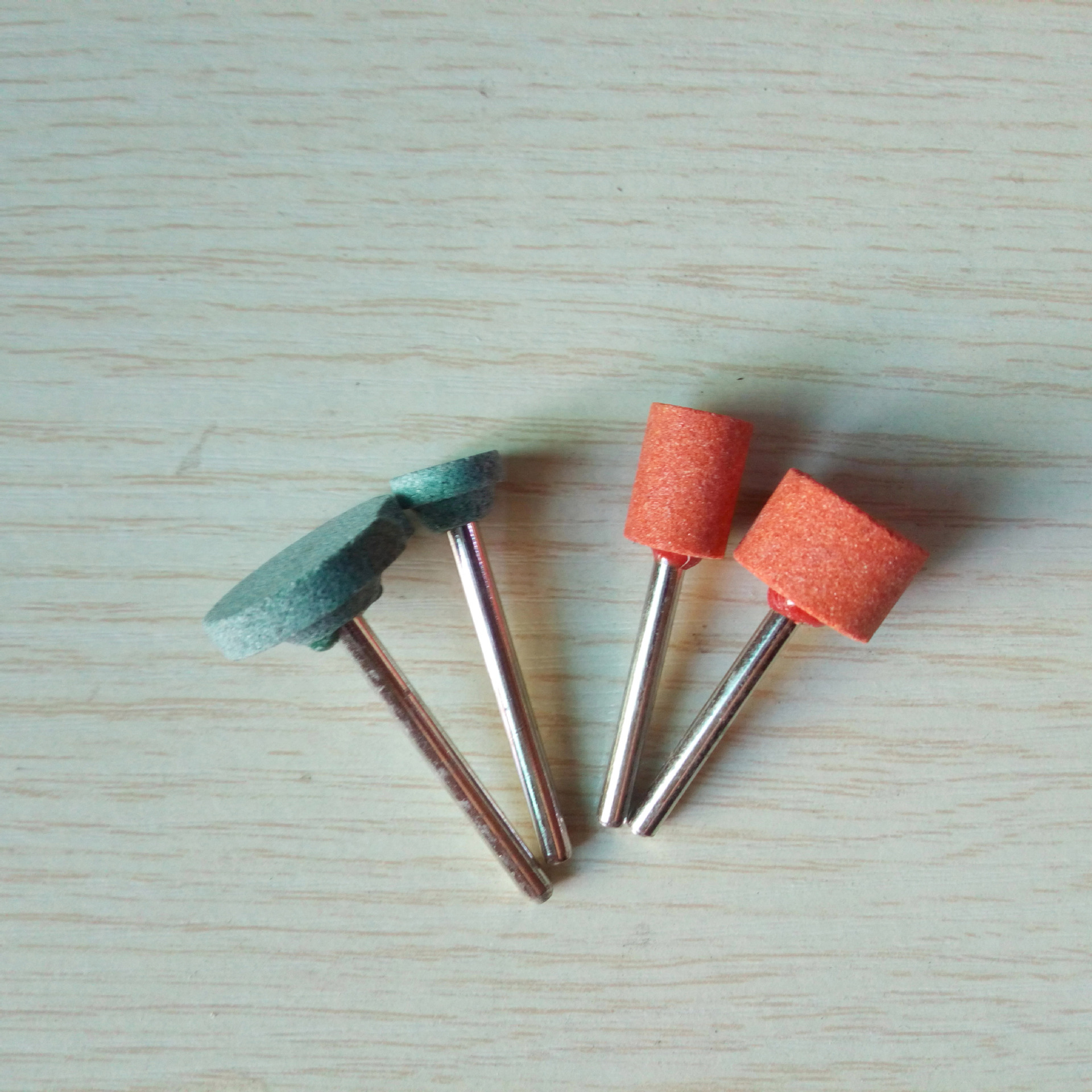 Ventas directas de la fábrica Hilda accesorios de molienda eléctrica, molienda cabeza de corte pieza de lija anillo cepillo de alambre 105 piezas al por mayor