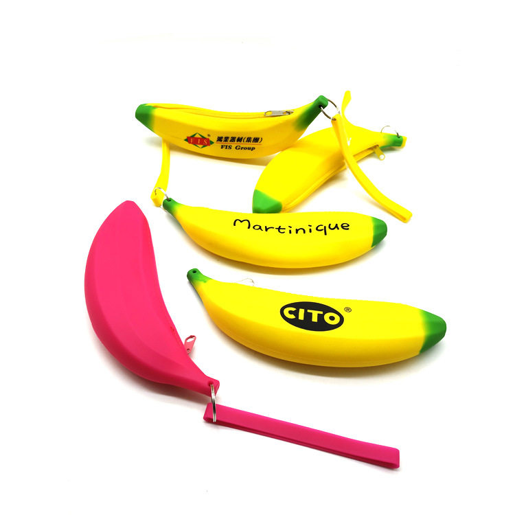 厂家印刷香蕉硅胶零钱包 独特的水果创意笔袋 工厂现有模具