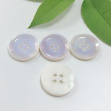 厂家直销天然河贝扣淡水贝壳扣大号贝壳扣染色喷漆扣呢子大衣纽扣