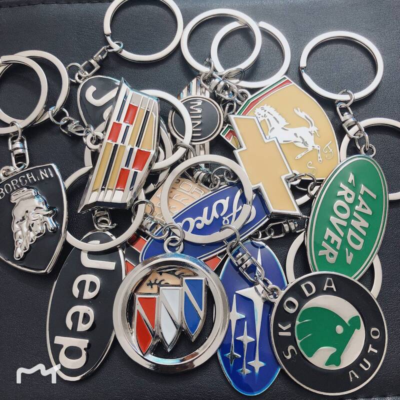 Creative car metal keychain is suitable for all kinds of car models key ring key chain glue drop metal buckle