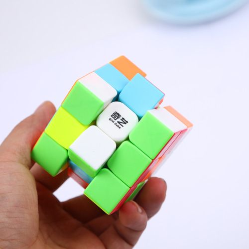 Hot selling Qiyi Rubik's Cube third level W Warrior Rubik's Cube smooth children and adults decompression educational toys manufacturer wholesale