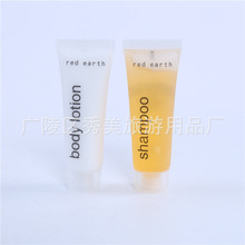 �S�����l��Һ���bƿ��ɫ͸���Ƶ�һ����ϴ�lˮ��ԡ¶ܛ�ܰ��bƿ